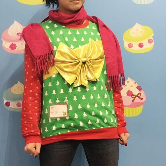 Women's Red and Green Jumper - Picture 2 of 4